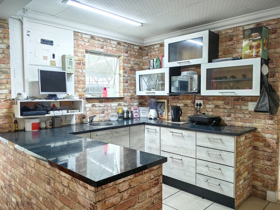 4 Bedroom Property for Sale in Westridge Western Cape
